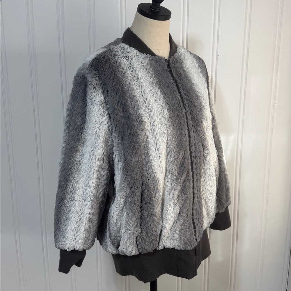 Adrienne Landau Woman’s Reversible Gray Bomber Jacket size XS
